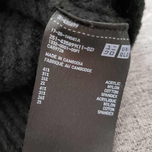 Uniqlo Size M Black Mockneck Sweater - Picture 3 of 7